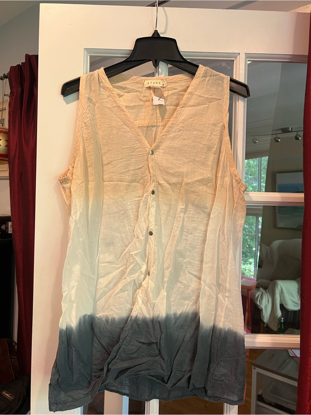 Stark Sleeveless Ombre Button-Front Tunic in Cream and Gray